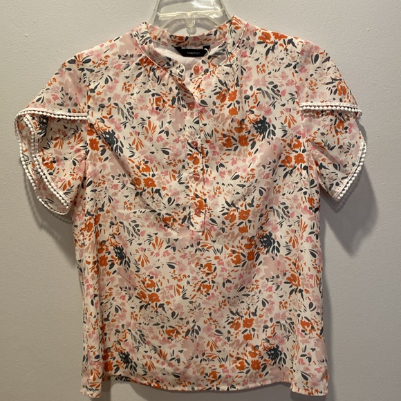 Floral Blouse NWT Medium - Picture 2 of 4
